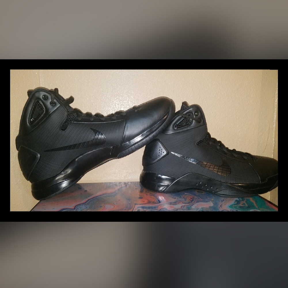 PRICE DROP- Nike Hyperdunk 08'